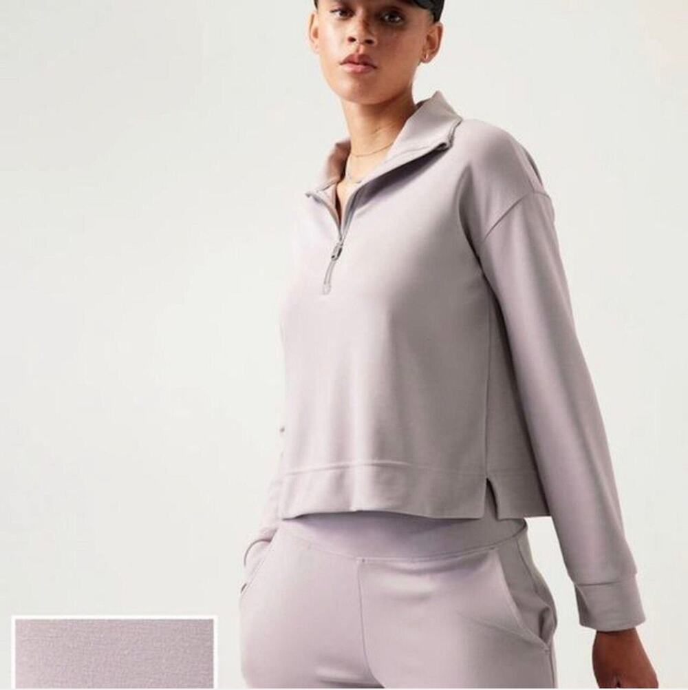 Athleta Seasoft 1/4 Zip Sweatshirt Medium Purple Lavender Pullover Soft